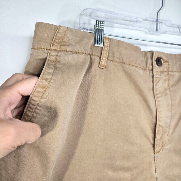 Old Navy OG Chino Shorts in Khaki - Picture 3 of 7